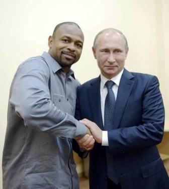 Il pugile statunitense Roy Jones e Vladimir Putin .jpg