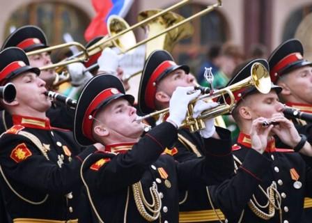 Le bande di ottoni si esibiranno sulla Piazza Rossa.jpg