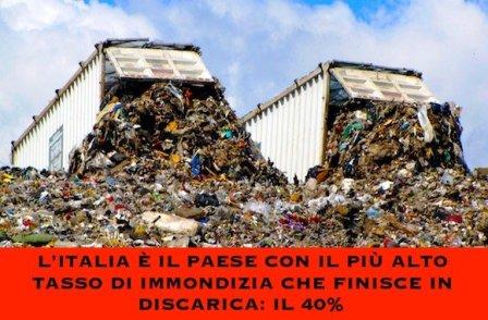 Le puzzolenti discariche di rifiuti.jpg