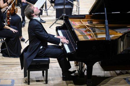 Nikolaj Luganskij il pianista russo 1.jpg