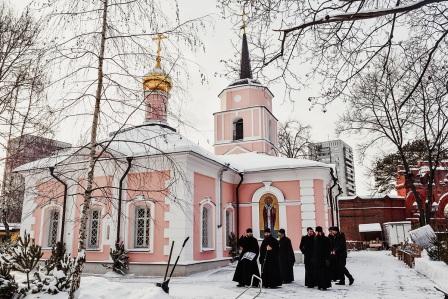 la chiesa dell'Intercessione della Beata Vergine Maria a Mosca 4.jpg