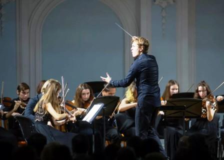 L'Orchestra dell'Accademia di Musica Russa.jpg