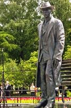 Monumento a Serghej Rachmaninov 6.jpg